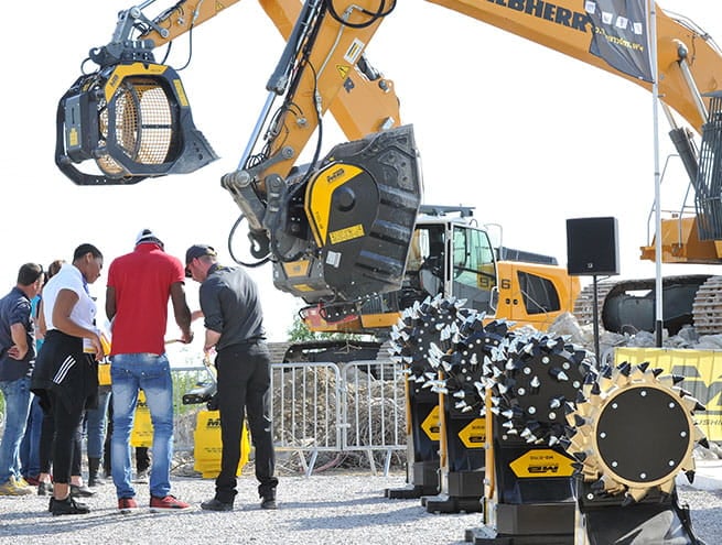 Machine de démolition & terrassement à INTERMAT