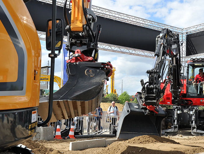 Demolition and earthmoving machines at INTERMAT